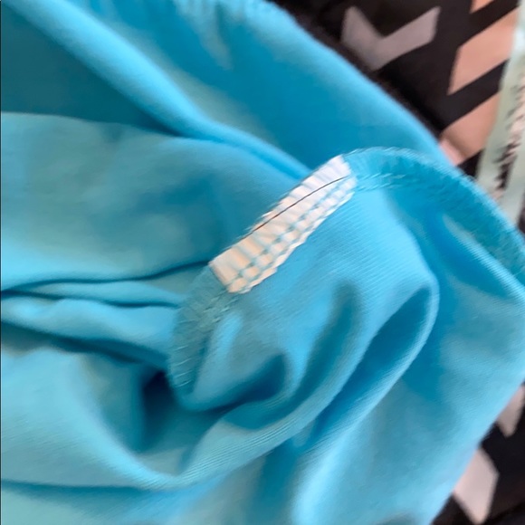 NWOT Cold shoulder shirt!!! Size small beautiful!! - Picture 10 of 10